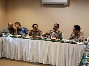 Bupati Inhil Adakan Pertemuan Bisnis Dengan Investor Asal Malaysia